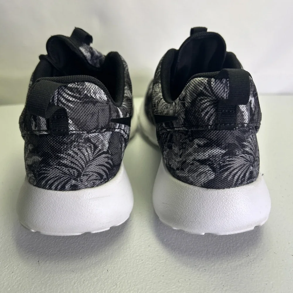 Nike Roshe Run Print Greyscale Palm Aloha Grey Black 655206-010 Men Size 8.5